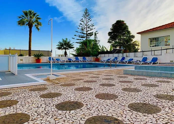 Black & White By Homie Apartmán